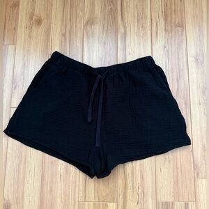 Aritzia Miss Moon Gauze Short in Black